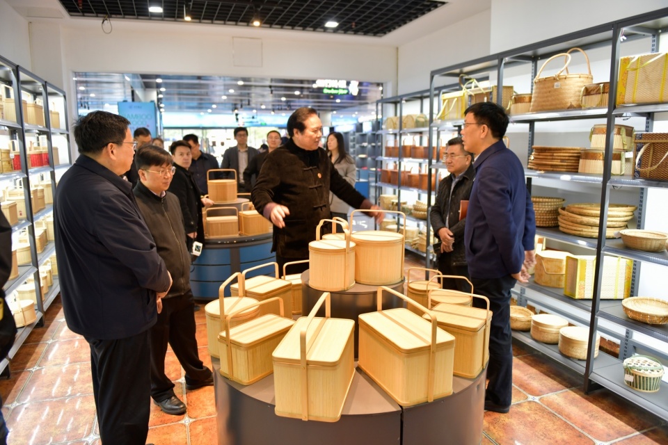 國(guó)家林草局國(guó)際竹藤中心一行調(diào)研考察中竹商貿(mào)集團(tuán)
